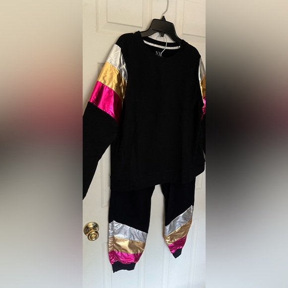 Women’s black metallic sweat set - size medium - Picture 2 of 6